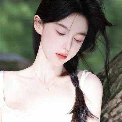 着牛仔裤的钟馗